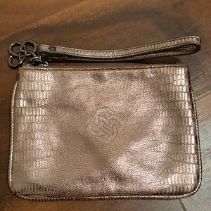 🐰Stella & Dot Metallic Bronze Wristlet